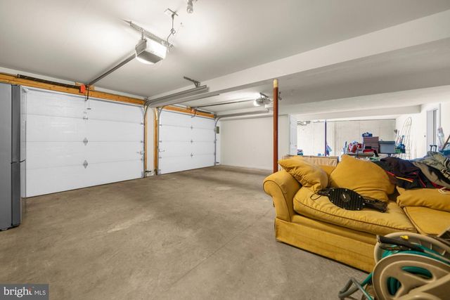 302 N TULPEHOCKEN RD, Reading, PA 19601