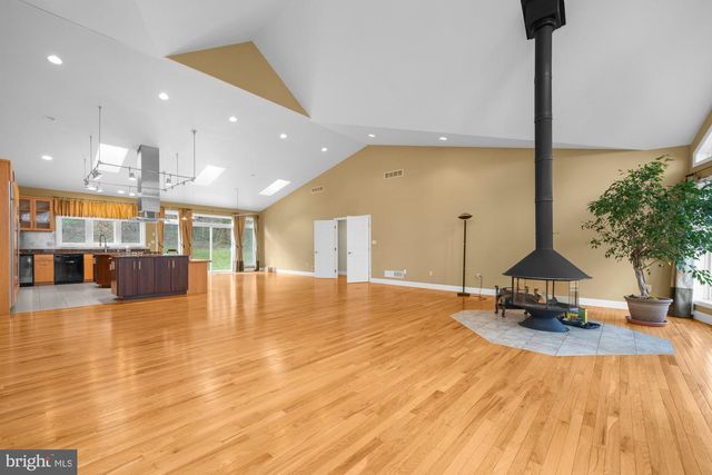 302 N TULPEHOCKEN RD, Reading, PA 19601