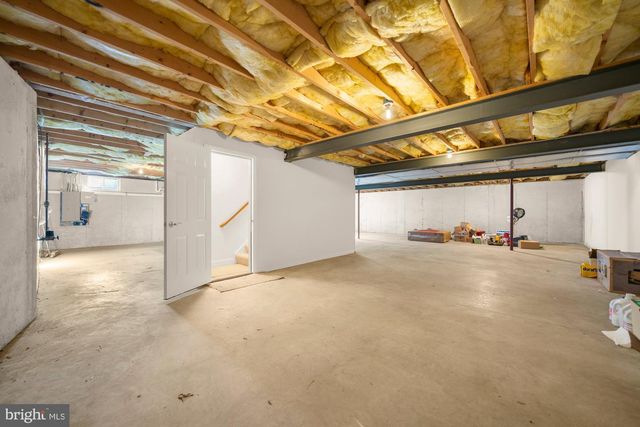 302 N TULPEHOCKEN RD, Reading, PA 19601