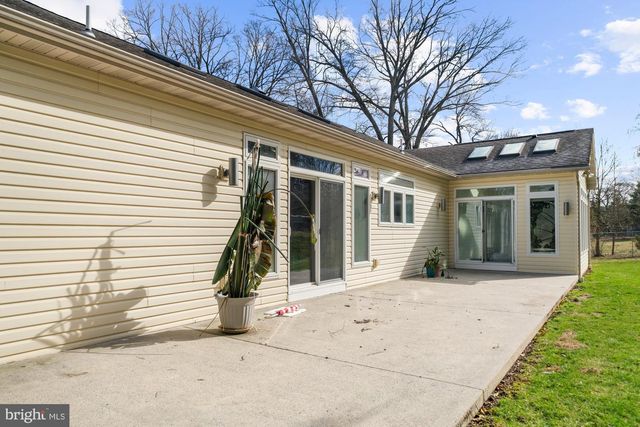 302 N TULPEHOCKEN RD, Reading, PA 19601