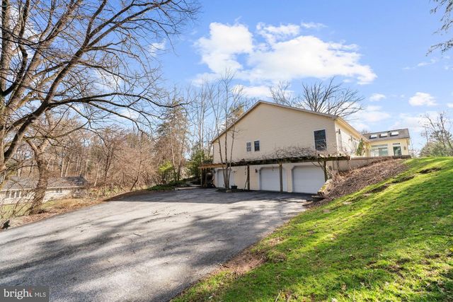 302 N TULPEHOCKEN RD, Reading, PA 19601