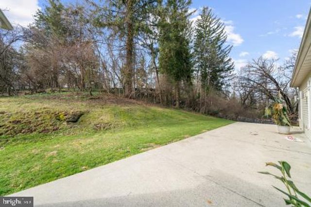 302 N TULPEHOCKEN RD, Reading, PA 19601