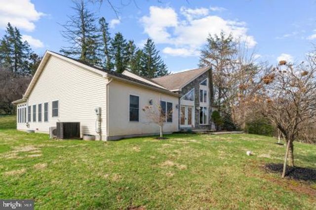 302 N TULPEHOCKEN RD, Reading, PA 19601