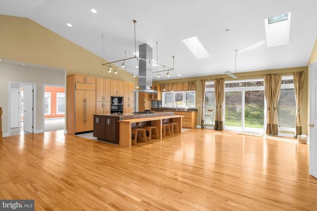 302 N TULPEHOCKEN RD, Reading, PA 19601