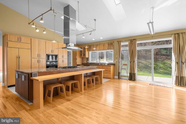 302 N TULPEHOCKEN RD, Reading, PA 19601