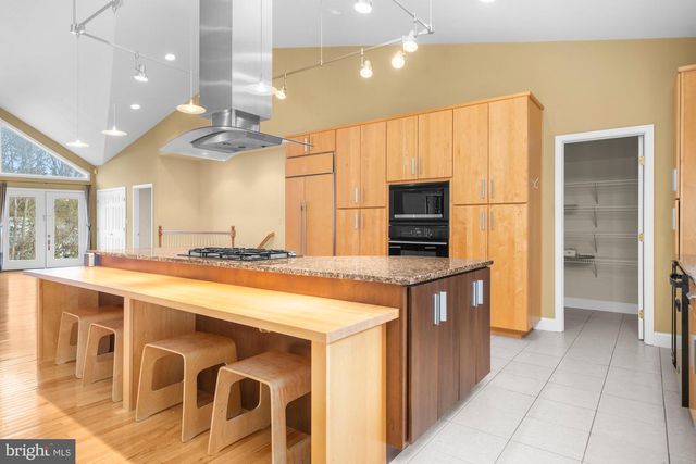 302 N TULPEHOCKEN RD, Reading, PA 19601