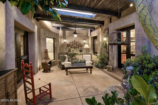5235 N Vía Entrada, Tucson, AZ 85718