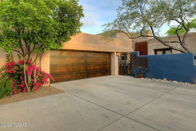 5235 N Vía Entrada, Tucson, AZ 85718