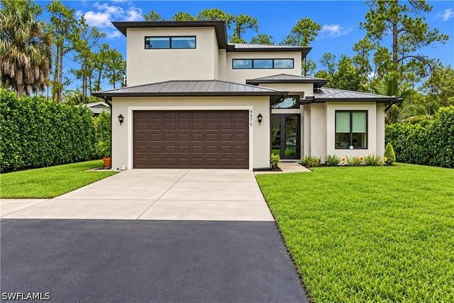 4875 Teak Wood DR, Naples, FL 34119