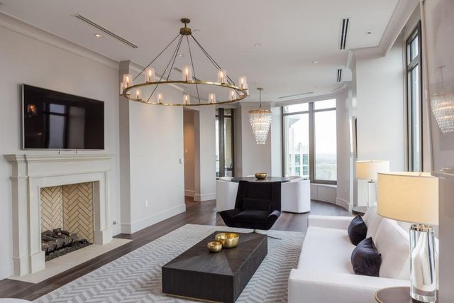 3376 Peachtree NE Road 33A, Atlanta, GA 30326