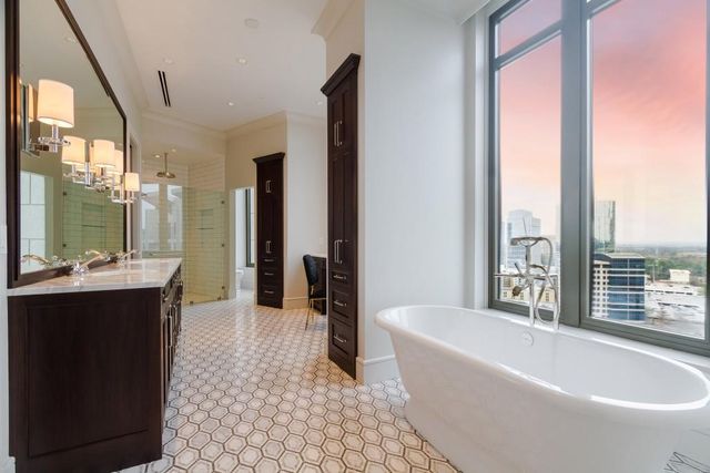 3376 Peachtree NE Road 33A, Atlanta, GA 30326