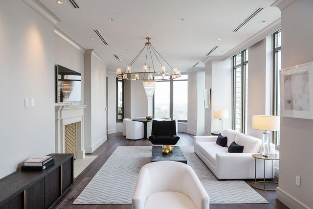 3376 Peachtree NE Road 33A, Atlanta, GA 30326