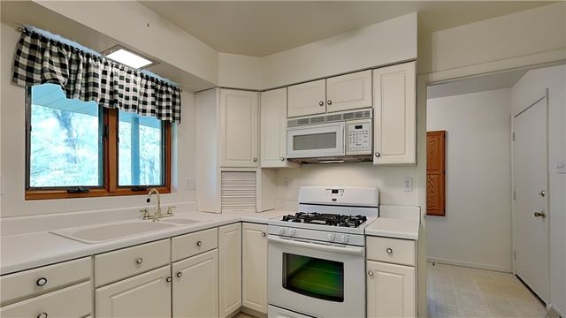 969 Beverly Avenue, Harmony Twp, PA 15003