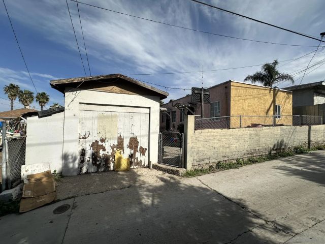 2049 Julian Ave, San Diego, CA 92113