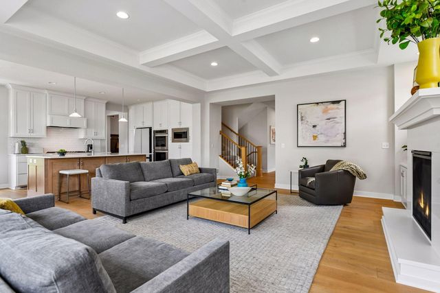 5500 Rolling Hills Parkway, Victoria, MN 55318