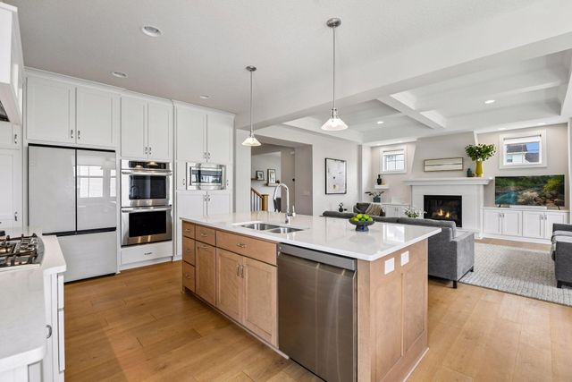 5500 Rolling Hills Parkway, Victoria, MN 55318