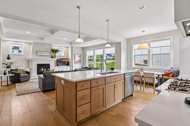 5500 Rolling Hills Parkway, Victoria, MN 55318