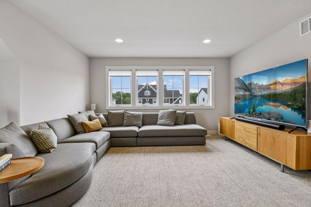 5500 Rolling Hills Parkway, Victoria, MN 55318