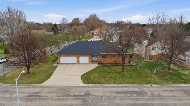 4054 S Rivershore Drive, Moorhead, MN 56560
