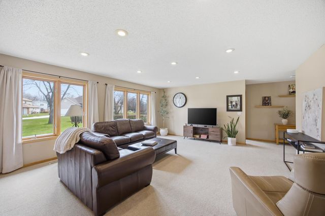 4054 S Rivershore Drive, Moorhead, MN 56560