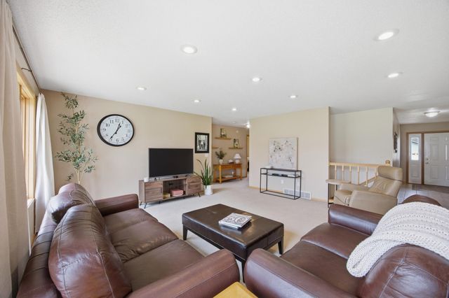 4054 S Rivershore Drive, Moorhead, MN 56560