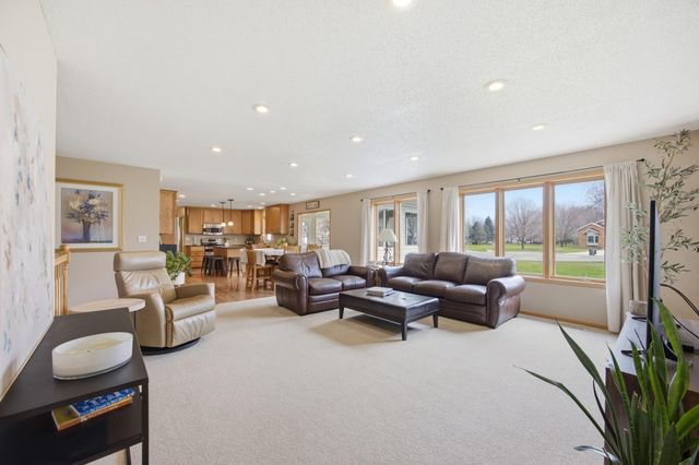 4054 S Rivershore Drive, Moorhead, MN 56560