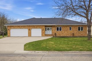 4054 S Rivershore Drive, Moorhead, MN 56560