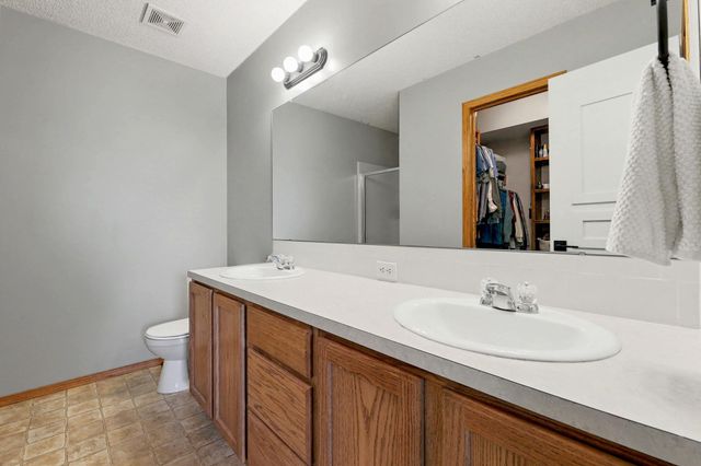 2213 E Spring Hill Dr, Goddard, KS 67052