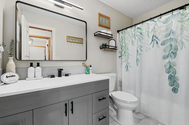 2213 E Spring Hill Dr, Goddard, KS 67052