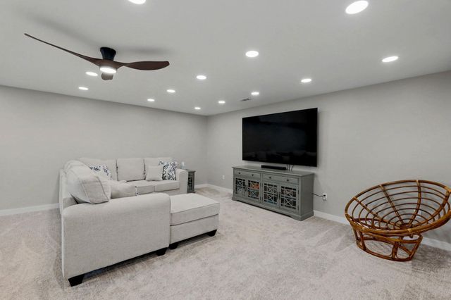 2213 E Spring Hill Dr, Goddard, KS 67052