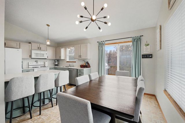 2213 E Spring Hill Dr, Goddard, KS 67052