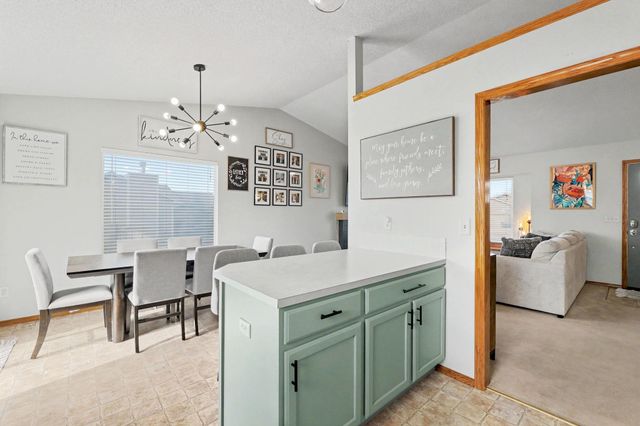 2213 E Spring Hill Dr, Goddard, KS 67052