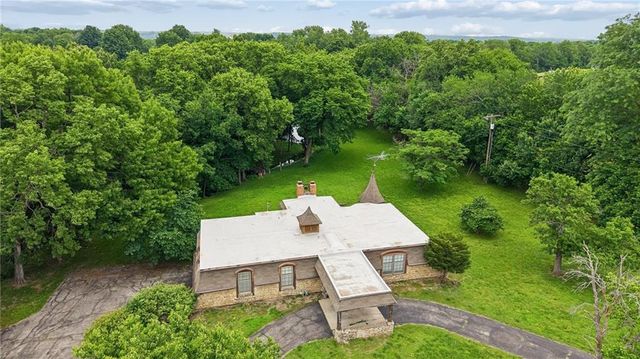 24356 W 55 Street, Shawnee, KS 66226