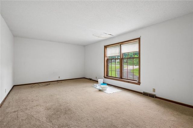 24356 W 55 Street, Shawnee, KS 66226