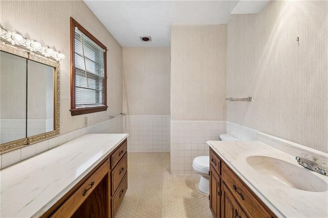 24356 W 55 Street, Shawnee, KS 66226