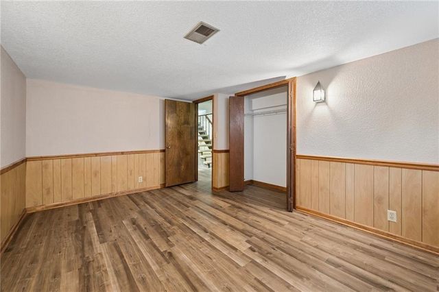 24356 W 55 Street, Shawnee, KS 66226