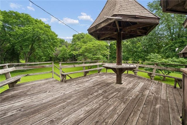 24356 W 55 Street, Shawnee, KS 66226