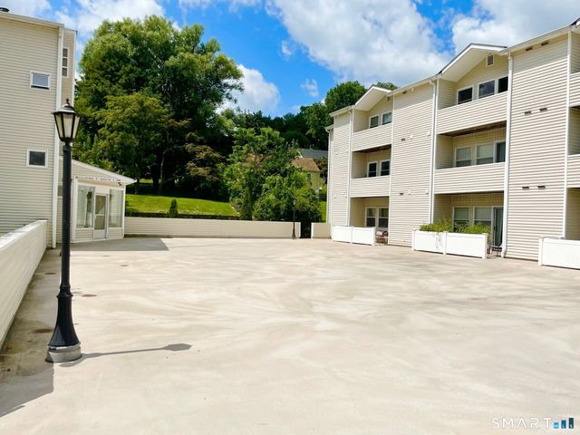 163 South Street 50, Danbury, CT 06810