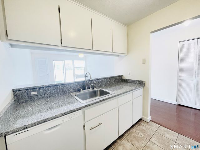 163 South Street 50, Danbury, CT 06810