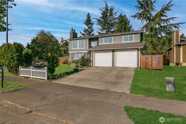 3302 Centennial Way NE, Tacoma, WA 98422