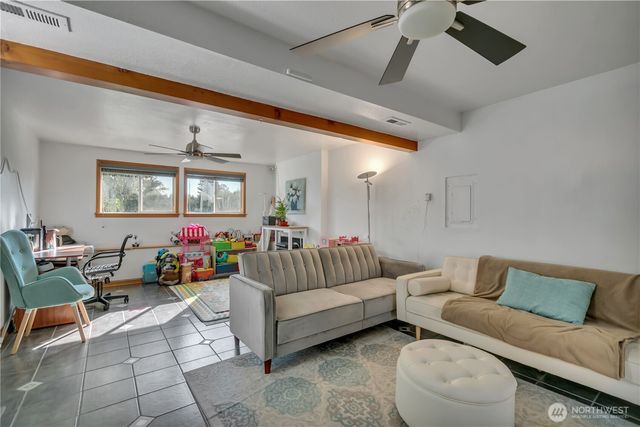 3302 Centennial Way NE, Tacoma, WA 98422