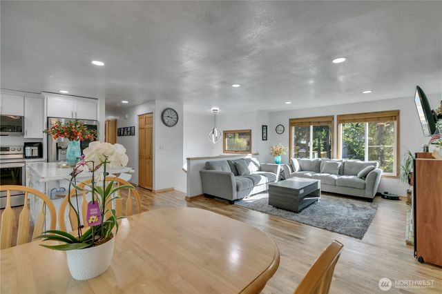 3302 Centennial Way NE, Tacoma, WA 98422