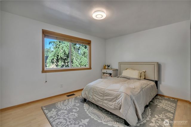 3302 Centennial Way NE, Tacoma, WA 98422