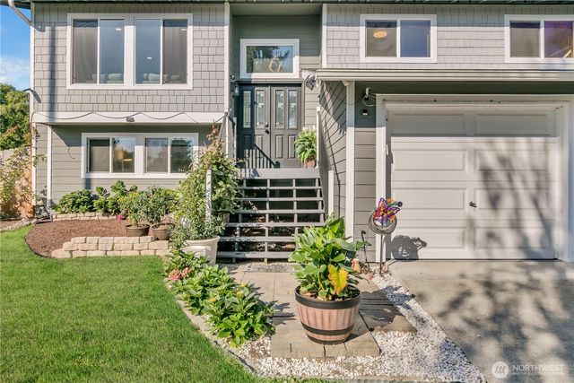 3302 Centennial Way NE, Tacoma, WA 98422