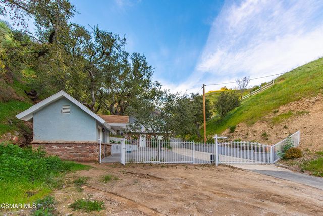 12141 Wildwood Trail, Sylmar, CA 91342