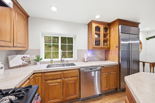 12141 Wildwood Trail, Sylmar, CA 91342