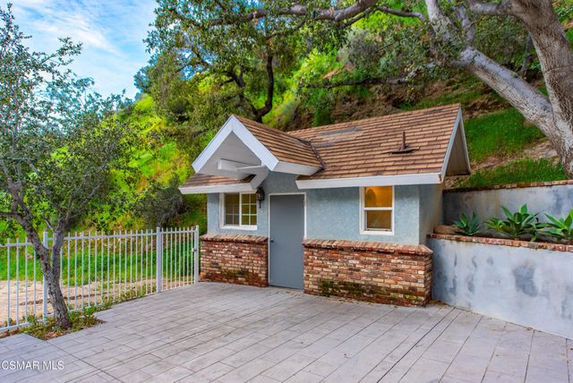 12141 Wildwood Trail, Sylmar, CA 91342