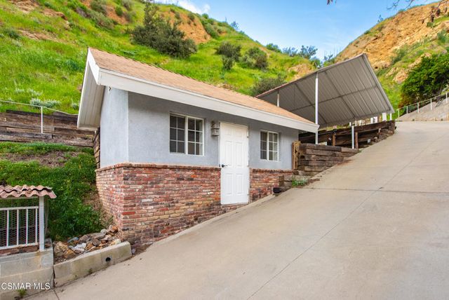 12141 Wildwood Trail, Sylmar, CA 91342