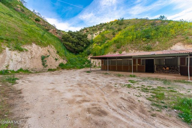 12141 Wildwood Trail, Sylmar, CA 91342