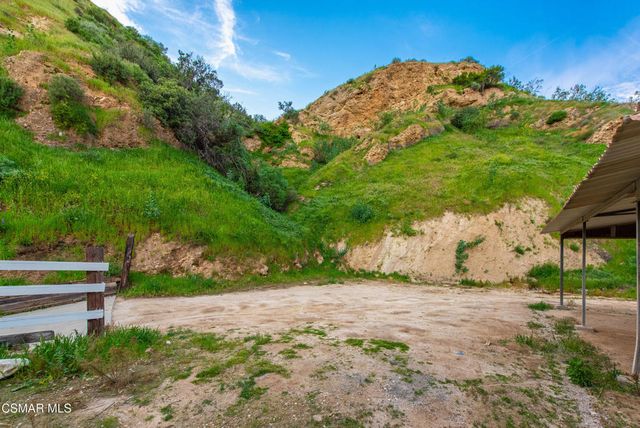 12141 Wildwood Trail, Sylmar, CA 91342